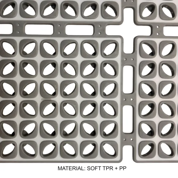 LIGHT_GREY_SHOWER_MAT_Pp+Tpr_WITH_Anti_Skid_Suction_Cup_40X66_CM