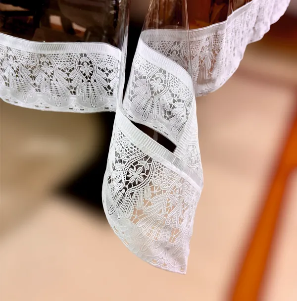 Transparent_Table_Cover_heavy_quality_with_pvc_white_lace