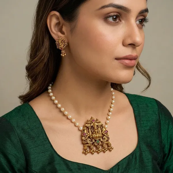 Trending_New_Premium_Quality_Pearl_Choker
