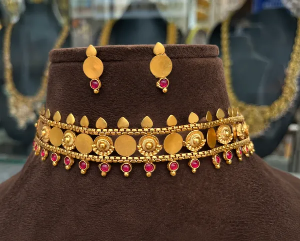 Trending_New_choker_with_earrings