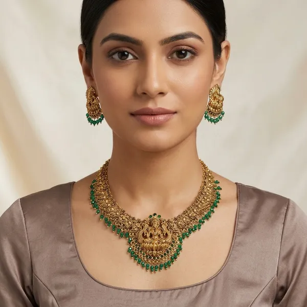 Trending_New_Premium_Quality_Green_Choker_With_Earrings