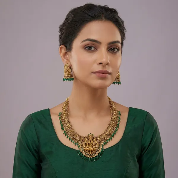 Trending_New_Premium_Quality_Green_Choker_With_Earrings