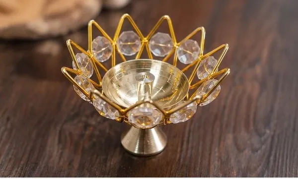 Rudrakashi_Metal_Crystal_Akhand_Diya_For_Home_Temple_3-2_Inch_Iron,_Steel_Table_Diya
