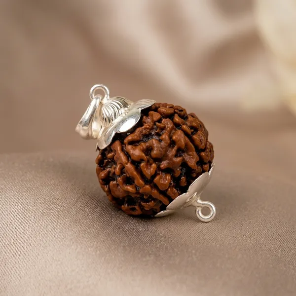 Lab_Certified_7_Mukhi_Rudraksha_With_Silver_Pendant