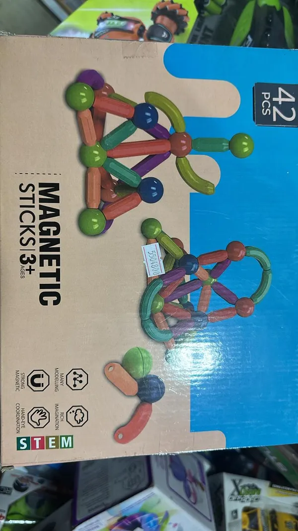 Magnetic_Building_Sticks_And_Balls_Construction_Set_For_Kids