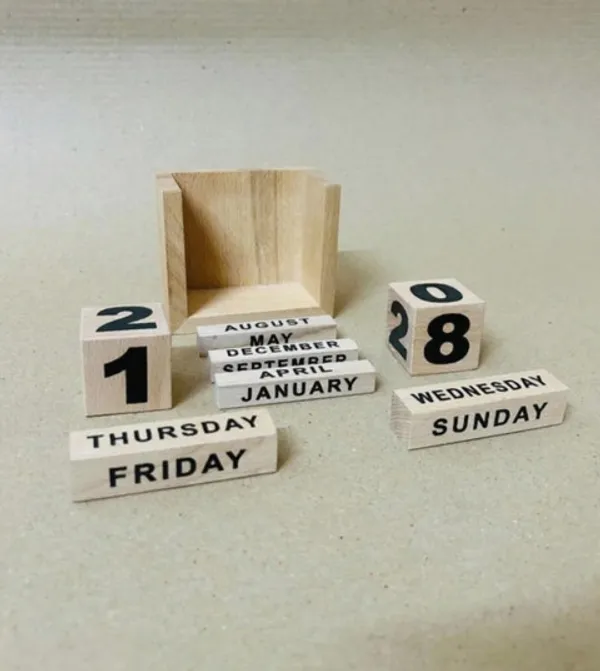 Wooden_Desk_Calendar_For_Home_Office_Reusable_Perpetual_Wooden_Calendar_Premium_Handmade_Wood_Calendar
