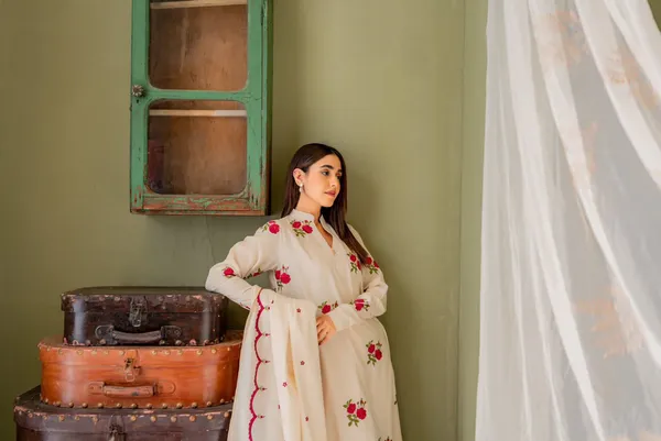 Cream_Cotton_Floral_Embroidered_3_Piece_Suit_for_Women
