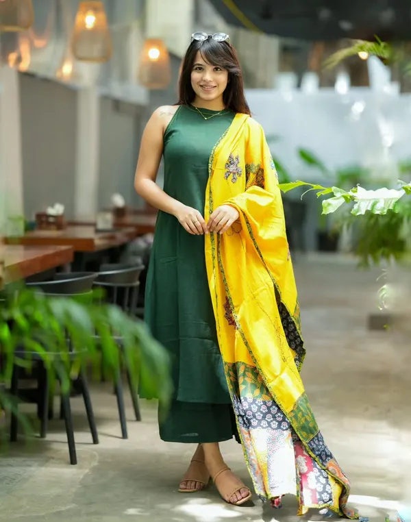 Green_Sleeveless_Straight_Kurta_With_Palazzo_And_Yellow_Dupatta_Set