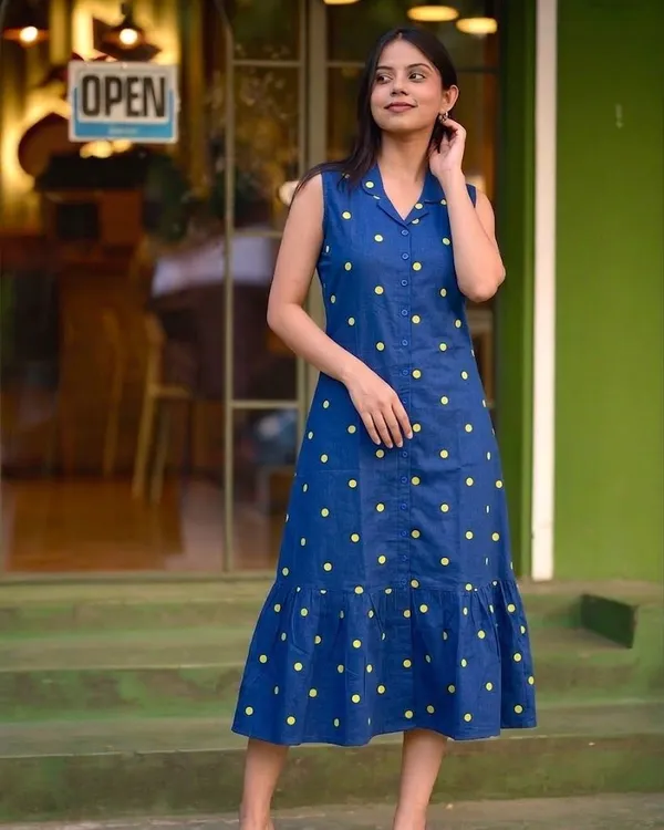 Blue_Polka_Dot_Sleeveless_Midi_Dress_For_Women