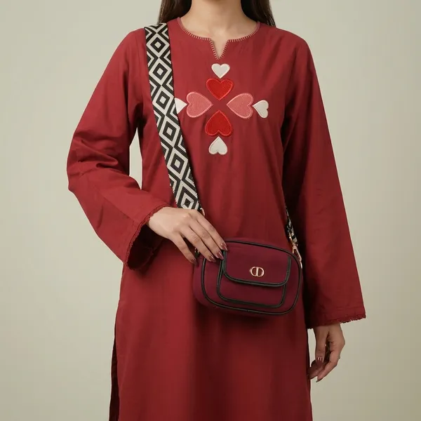 Maroon_Embroidered_Heart_Applique_Kurta_Set_With_Geometric_Strap_Bag