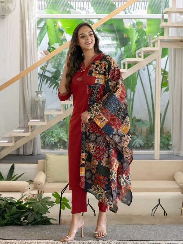 Maroon_Cotton_Straight_Kurta_Set_With_Patchwork_Dupatta_For_Women