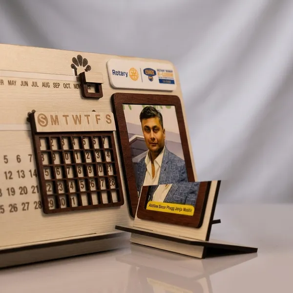 Personalized_Desktop_Calendar_With_Photo_Frame_1_Unit