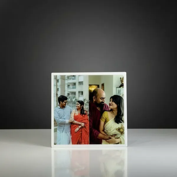 Personalized_Acrylic_Photo_Frame_With_White_Border_1_Unit