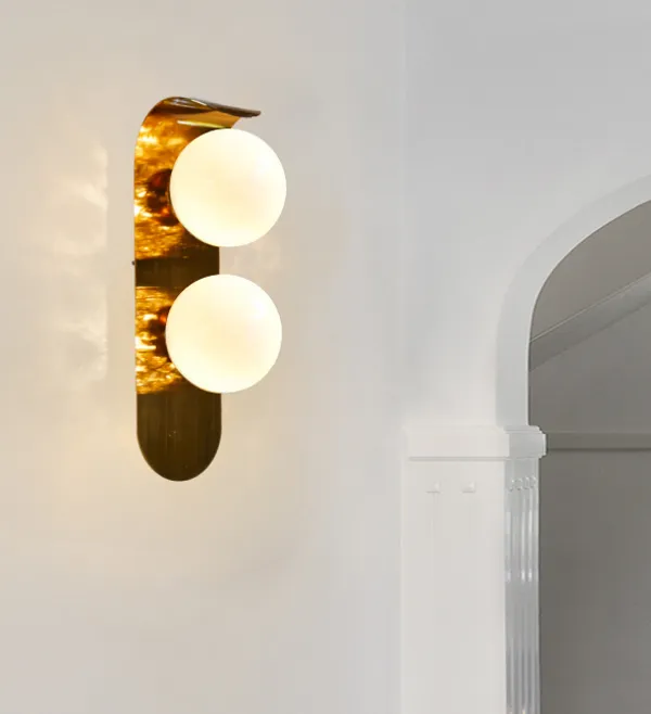 Metal_Glass_Antique_Brass_Finish_Wall_Lamp