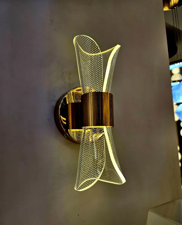 Acrylic_Modern_Rose_Gold_Halo_Wall_Light
