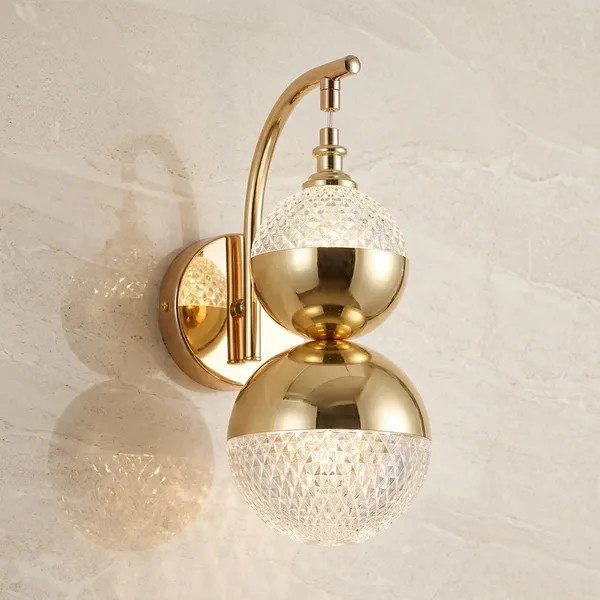 Acrylic_Brass_Minimal_Bedroom_Wall_Light