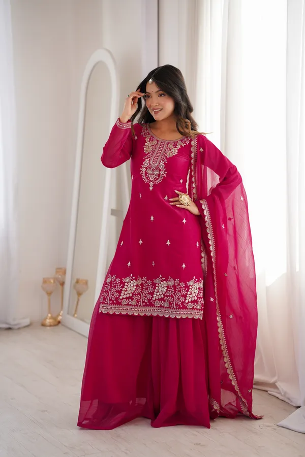 Magenta_Cotton_Blend_Straight_Embroidered_Kurta_Set_For_Women