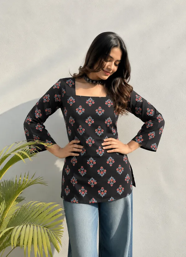 Black_Cotton_Floral_Print_Three_Quarter_Sleeve_Top_For_Women
