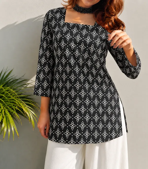 Black_Cotton_Geometric_Print_Square_Neck_Short_Kurti_For_Women