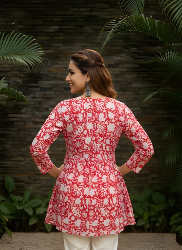 Red_White_Cotton_Floral_Print_Short_Kurti_For_Women