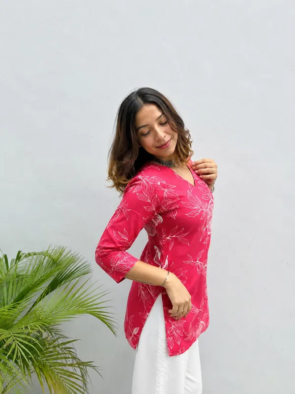 Pink_Cotton_Straight_Floral_Embroidered_Kurta_For_Women