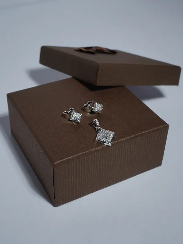 925_Sterling_Silver_Diamond_Shape_Pendant_And_Earrings_Set_For_Women