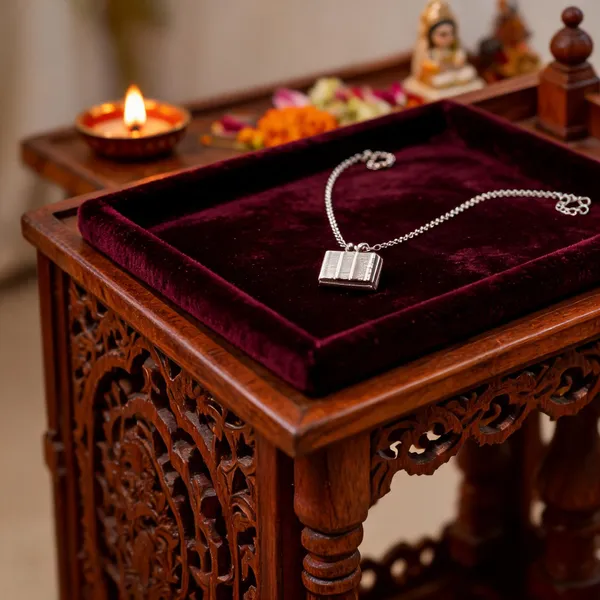 Silver_Locket_(Tabij)_For_Men_&_Women