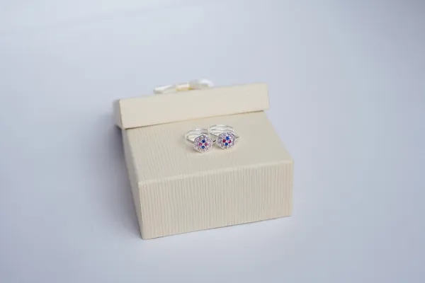 Hexagonal_Zircon_Toe_Rings_Set_Of_2_For_Women