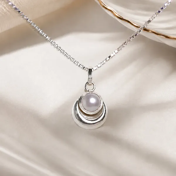 Silver_Tone_Pearl_Pendant_Necklace_For_Women