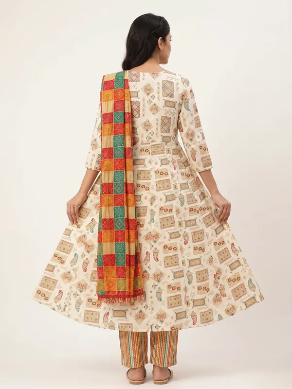 Cream_Cotton_Jaipuri_Print_Anarkali_Kurta_Set_With_Dupatta_For_Women