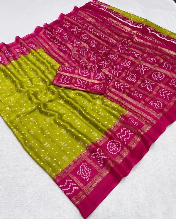 Green_Moss_Silk_Saree_With_Unstitched_Blouse_For_Women