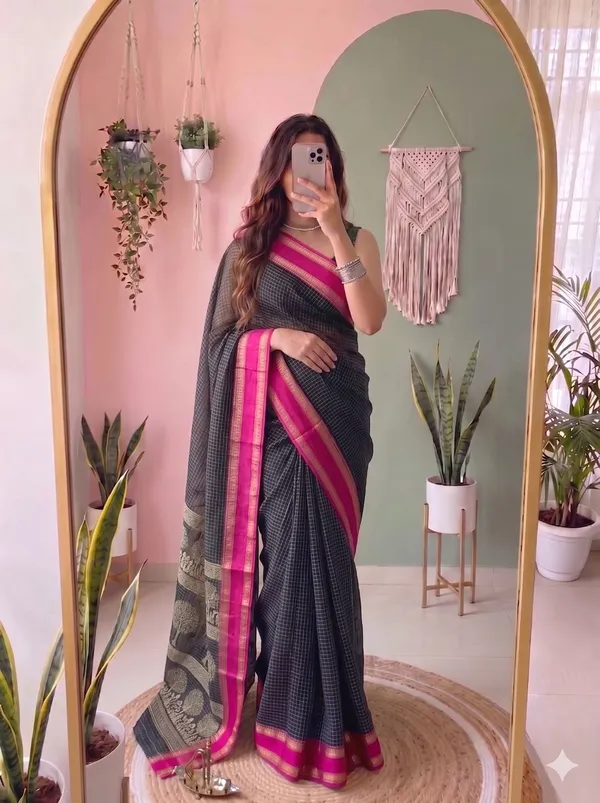Green_Cotton_Chex_Saree_With_Unstitched_Blouse_For_Women