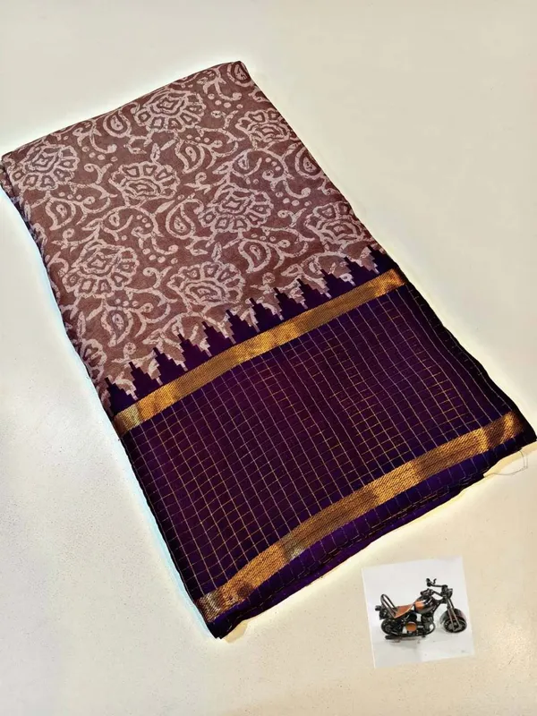 Lavender_Cotton_Checks_Saree_With_Unstitched_Blouse_For_Women