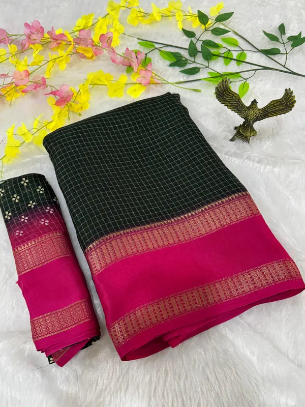 Green_Cotton_Chex_Saree_With_Unstitched_Blouse_For_Women