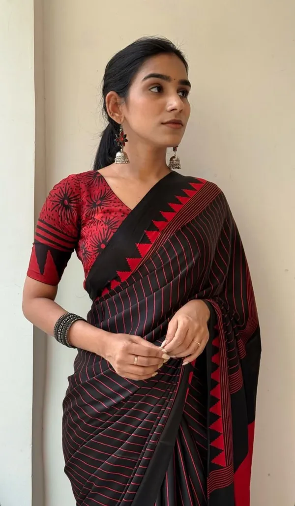 Black_Japan_Satin_Saree_With_Unstitched_Blouse_For_Women