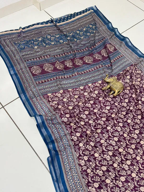Purple_Malmal_Cotton_Saree_With_Unstitched_Blouse_For_Women