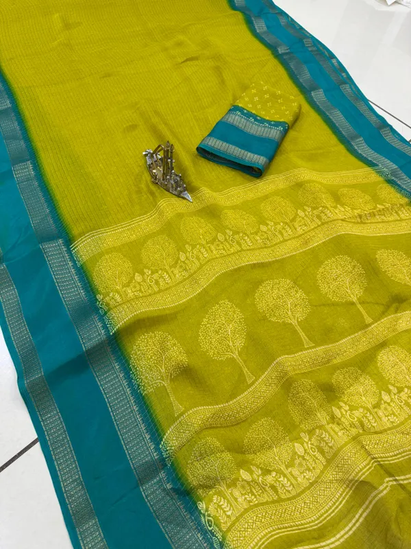 Yellow_Cotton_Chex_Saree_With_Unstitched_Blouse_For_Women