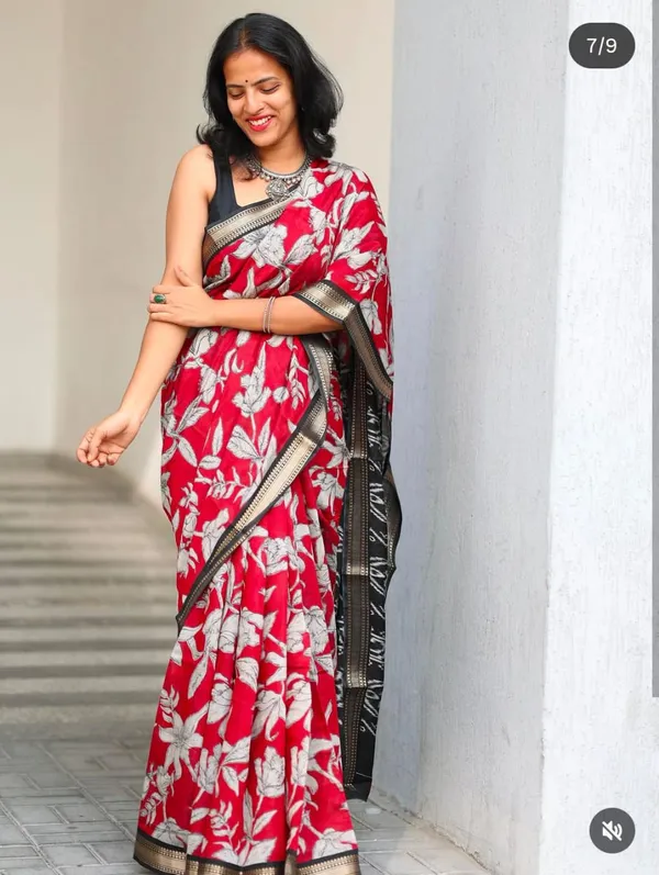 Elegant_Floral_Printed_Malmal_Gunja_Cotton_Saree_for_Women
