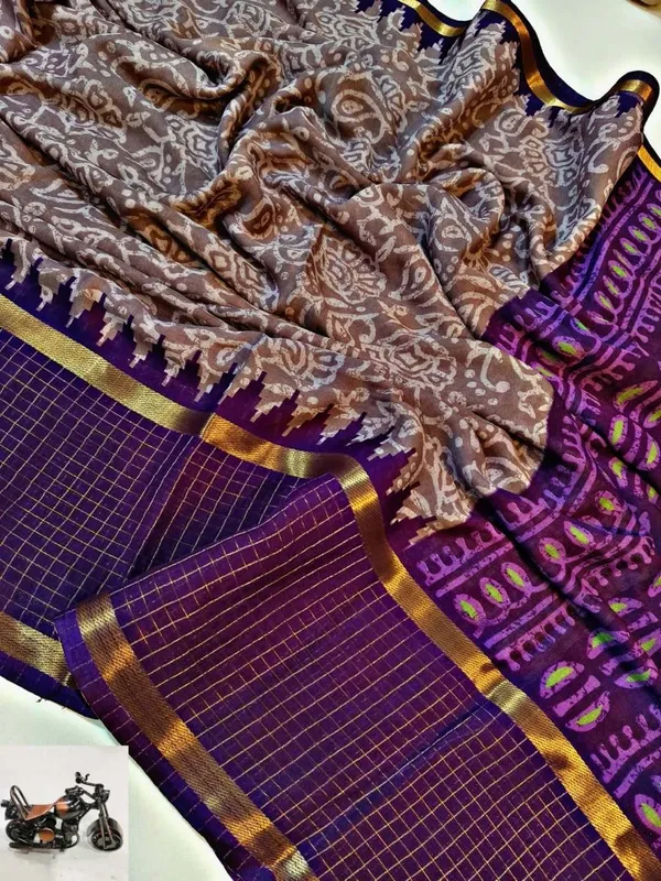Lavender_Cotton_Checks_Saree_With_Unstitched_Blouse_For_Women