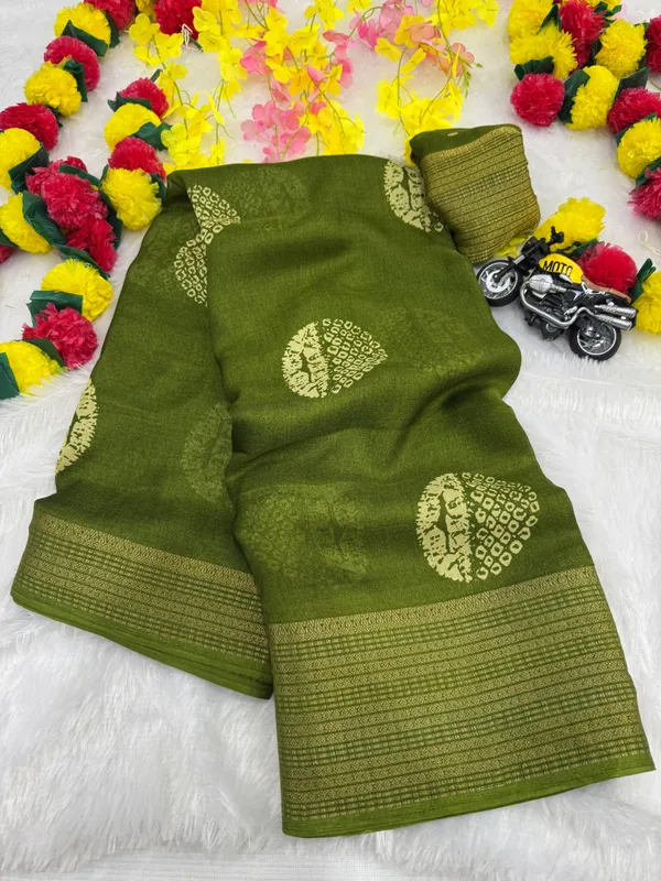Green_Georgette_Foil_Saree_With_Unstitched_Blouse_For_Women