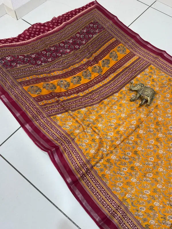 Mustard_Yellow_Malmal_Cotton_Saree_With_Unstitched_Blouse_For_Women