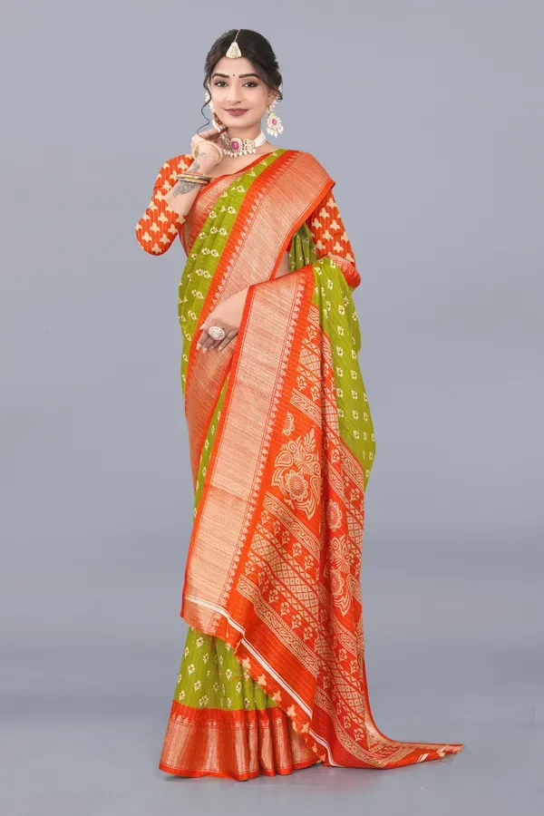 Green_Dola_Silk_Saree_With_Unstitched_Blouse_For_Women