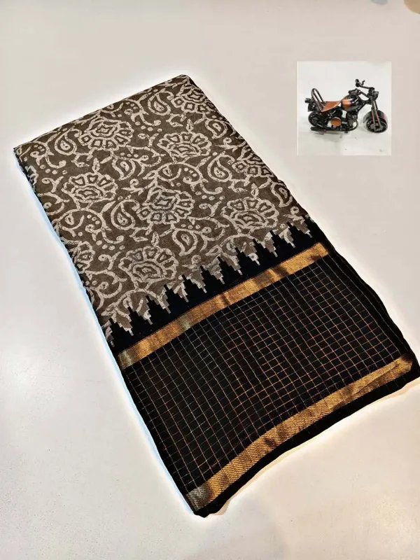 Grey_Cotton_Chex_Saree_With_Unstitched_Blouse_For_Women