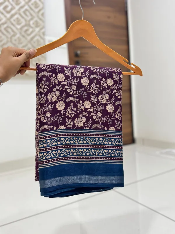 Purple_Malmal_Cotton_Saree_With_Unstitched_Blouse_For_Women