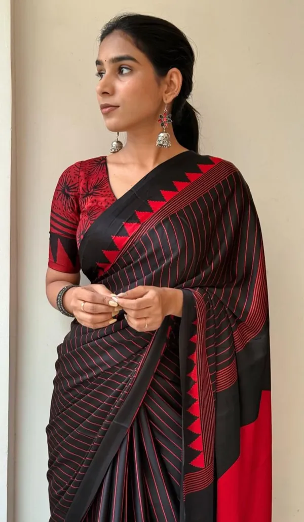 Black_Japan_Satin_Saree_With_Unstitched_Blouse_For_Women