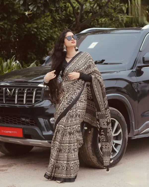 Scorpio_Luxe_Japan_Satin_Printed_Saree