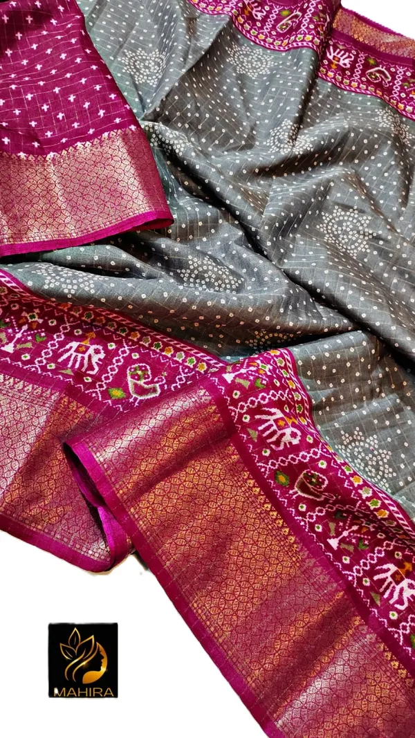 Grey_Dola_Silk_Saree_With_Unstitched_Blouse_For_Women