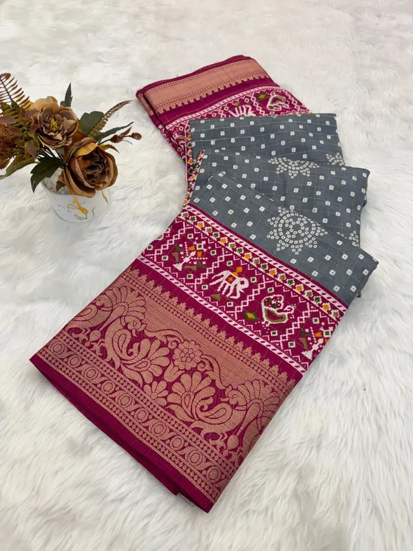 Grey_Dola_Silk_Saree_With_Unstitched_Blouse_For_Women