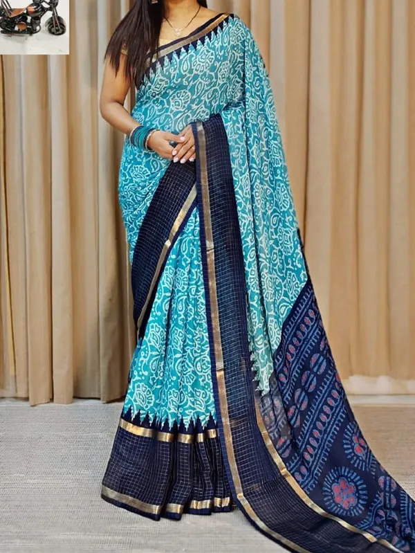 Sky_Blue_Cotton_Chex_Saree_With_Unstitched_Blouse_For_Women