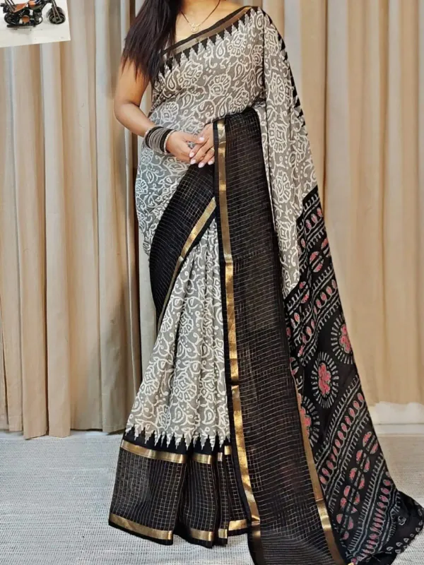 Grey_Cotton_Chex_Saree_With_Unstitched_Blouse_For_Women